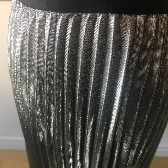 Diane von Furstenberg DVF Heavyn Metallic Silver Fine Pleated Skirt size 10 NWT - Picture 9 of 12